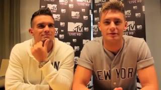 La entrevista más caliente a Gaz Beadle y Scott Timlin [upl. by Olivette]