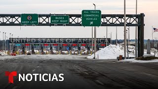 “Es inaudito” policías asombrados con cruces de migrantes de Canadá a EEUU  Noticias Telemundo [upl. by Deloria316]