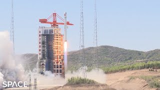 China’s Long March 6C rocket maiden flight launches satellite with umbrellashaped antenna [upl. by Desirea877]