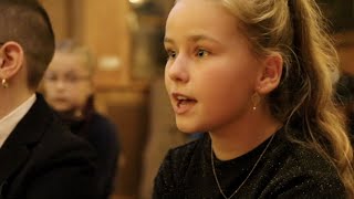 25 kinderen zingen Kerstnacht boven Bethlehem muziekvideo [upl. by Nibuz]