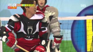 Running man  Kwanghee vs Kim Jongkook  Ice Hockey Cut [upl. by Aknahs]