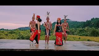 Tari Adat Dayak  Tari Galumpangk   UJIAN PRAKTEK [upl. by Elburr507]