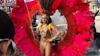 Corso une parade du carnaval de Menton Fête des confettis à gogo 🥳🥳🥳 [upl. by Lewiss]