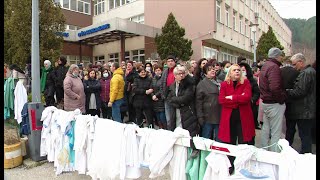 Konjic Zdravstveni radnici skinuli mantile i napustili bolnicu [upl. by Milissa]