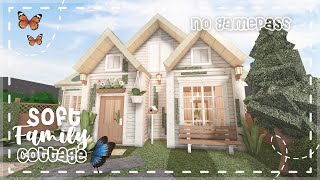 No Gamepass Soft Family Affordable Cottage Speedbuild And Tour  iTapixca Builds [upl. by Harte]