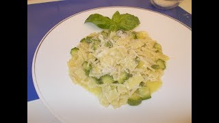 PASTA ZUCCHINE E PROVOLA  ricetta tradizionale [upl. by Palecek]