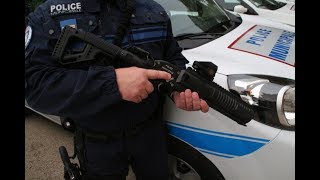 Les GJ du 69 demandent un cahier de doléances a la mairie  la police est la [upl. by Enelram794]