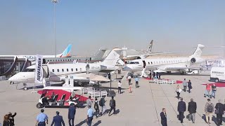 Bombardier à Dubai Airshow  Avions Spécialisés [upl. by Thurnau]