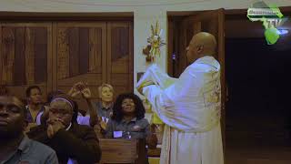 Benediction with a monstrance Thuso Jesus Sefela sa mangeloi [upl. by Yecnahc]