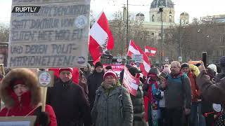 AUTRICHE  DES MANIFESTANTS APPELLENT À LA NEUTRALITÉ DE LAUTRICHE DANS LE CONFLIT RUSSOUKRAINIEN [upl. by Mchenry974]