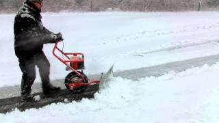 ELEKTRO AKKU Schneeräumer SCHNEEFUCHS SCHNEESCHIEBER mit irrer Schubkraft [upl. by Megdal]