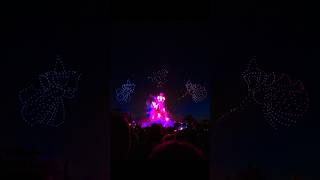 Quand les trois bonnes fées changent les couleurs de notre château à Disneyland Paris 14juillet [upl. by Eelyr]