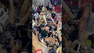 Criollos de Caguas recibiendo el trofeo de campeón del BSN [upl. by Anilemrac]