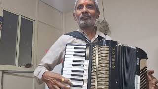 chali chali re patang meri chali re cover Abhay Deochake on Accordian [upl. by Lledraw]