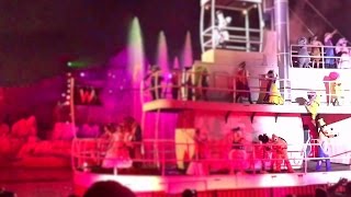 Dopey Almost Fell Off The Boat At Fantasmic Goofy Saves The Day At Disney World [upl. by Marguerita]