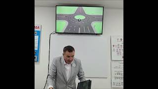 Delimitarea benzilor de circulație în intersecții [upl. by Karub]