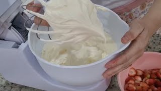 COMO FAZER RECHEIO DE NATA COM MORANGOS COM APENAS 3 INGREDIENTES [upl. by Harvison]