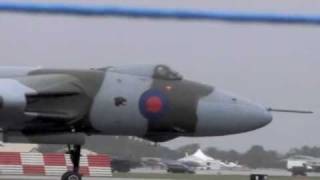 Avro Vulcan take off howl  B52  RIAT 2009 [upl. by Alverson]