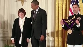 Linda Ronstadt awarded Natl Medal of Arts for oneofakind voice [upl. by Lamp]