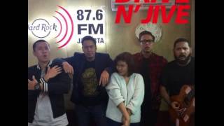 DnJkustik Nyanyi Bebas bersama Pandji dan Gamila Arief [upl. by Balac210]