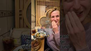 Veganer geht in ein Restaurant und kann es nicht fassen 🥹 vegan meme youtubecreatorcommunity [upl. by Resee499]