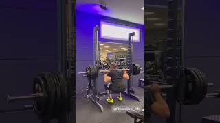 Smith Maschine 5BX in Aktion  Maximales Workout motivation flamesport gymequipment [upl. by Elora902]