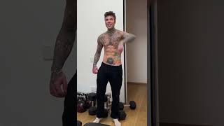 Fedez si lamenta della sua domenica e parla col cane [upl. by Mungam]