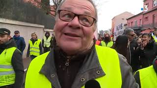 Manifestation des gilets jaunes à Béziers  quoton est là pour vivre mieuxquot [upl. by Valentina]