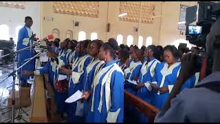 Chorale de la paroisse saint Jean Marie Vianney de Tampouy [upl. by Beckie989]