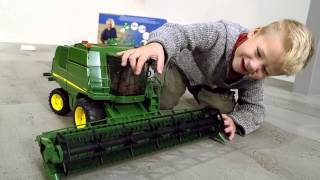 Bruder Combine HARVESTER  John Deere Mähdrescher T670i ♦ BRUDER TOYS for CHILDREN [upl. by Adabelle]