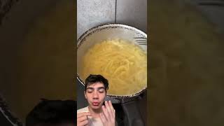 Coloque 3 gotas de vinagre e evite que seu macarrão grude na panela macarrao cozinha receitas [upl. by Middlesworth114]