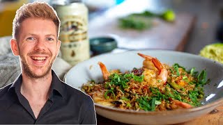 Gebratener Reis mit Garnelen  15 Minuten Rezept [upl. by Enilkcaj]