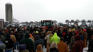 CaseIH 7150 Tractor with 3200 Hours Sold on Ohio Auction 123017 [upl. by Leann440]