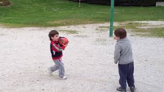 Little kids arguing in Italian quotTu sei piccolo me sei grandequot [upl. by Graehl]