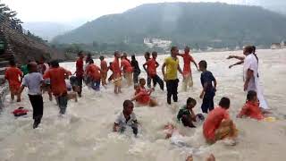 Rishikesh swaminarayan Ashram ganga snan karta rishikumaro3 [upl. by Aleina]