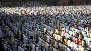 The joy of fasting and praying together on Id ul fitr at Jama Masjid [upl. by Ahsetal593]