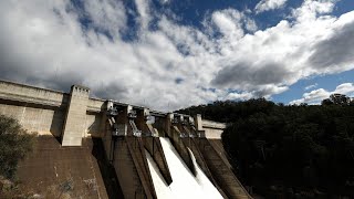 Warragamba Dam spokesperson notes spill to likely reach ’30 to 40 gigalitres a day’ [upl. by Etan]