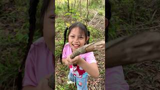 Survival Skills Angry mum with ants survival bushcraft camping useful [upl. by Kirenoj]