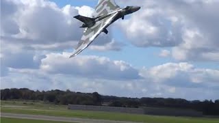 Vulcan XH558 power takeoffawesome stuff [upl. by Naryt]