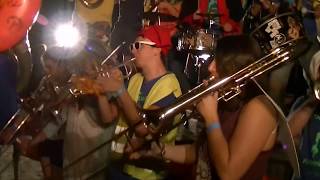 La Fanfare La CacoPhoniE au Festival Brass Dans La Garonne 2017 Toulouse quotLes cornichonsquot [upl. by Bashemath]