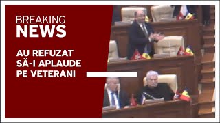 Veteranii războiului de la Nistru întâmpinați cu onoruri la Parlament PCRM leau întors spatele [upl. by Yra418]