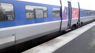 Annonce SNCF en gare de SaintMalo départ du TGV 8084  Sifflet  Fermeture des portes [upl. by Isoais806]