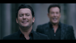 Gerard Joling amp Tino Martin  Laat Me Leven Officiële Videoclip [upl. by Georgianna]