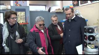 Napoli  De Magistris visita il Liceo BoccioniPalizzi 051213 [upl. by Gunther]