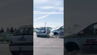 Vraiment bizarre cette vitre  Crash mecanique clio renault accident [upl. by Zobias]