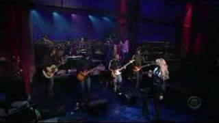 Faith Hill  Stronger Live on Letterman 2007 [upl. by Jerrine224]