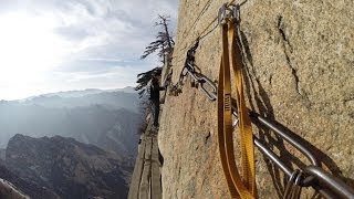 Wanderung auf den Huashan Mountain in China mit Plank Walk zum Temple of God [upl. by Adnohsat227]