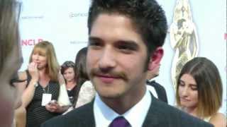 Tyler Posey hasnt seen Jennifer Lopez in 11 years  Alma Awards  Entretenimiento [upl. by Obediah]