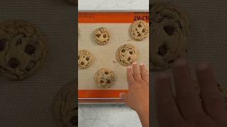 How to make the best chocolate chip cookie 🍪 cookie chocolate problemsolved [upl. by Perni948]