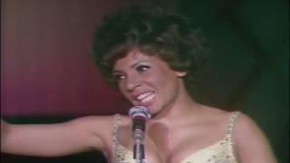 Shirley Bassey Chi Si Vuol Bene Come Noi [upl. by Reklaw]